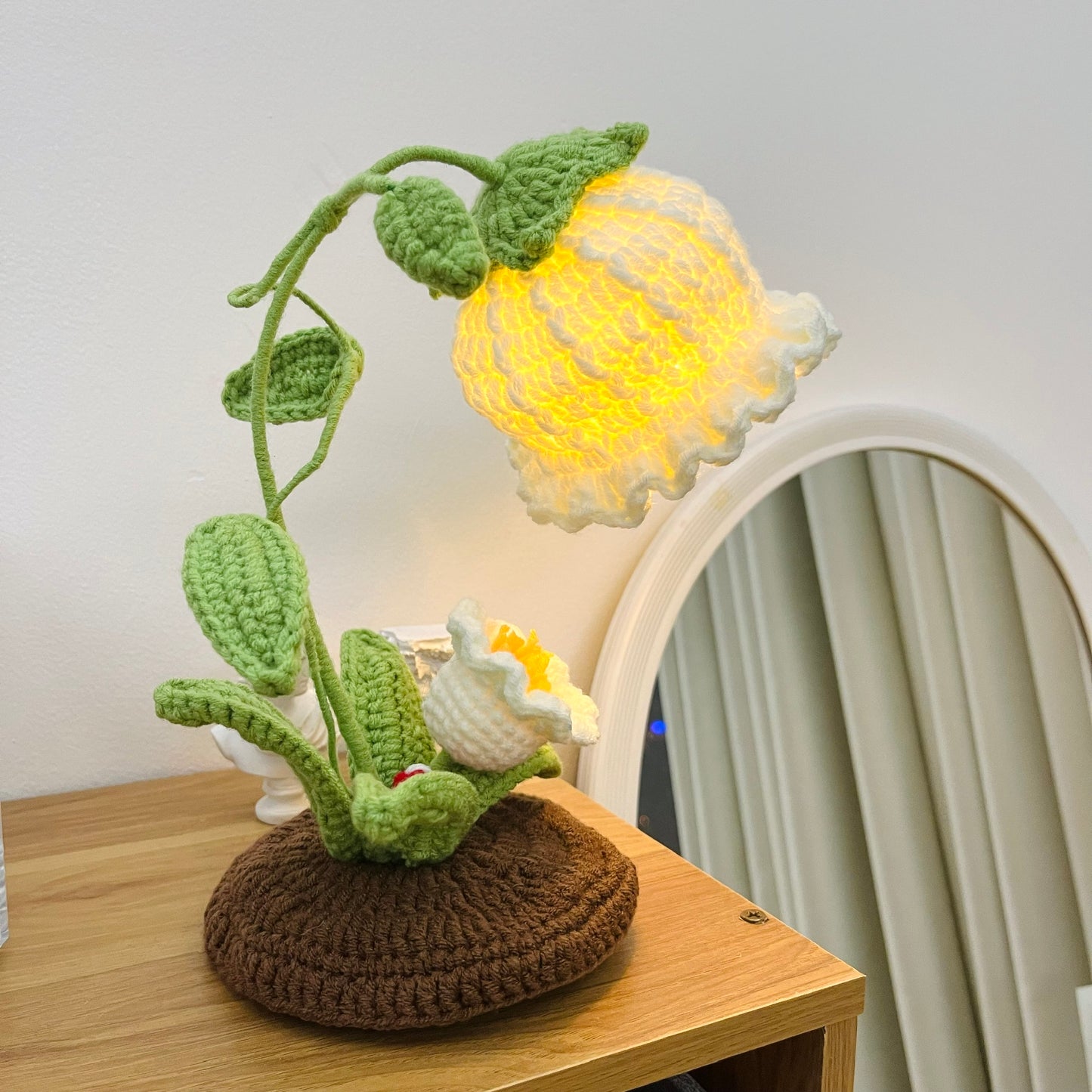 Lily Led Lamp