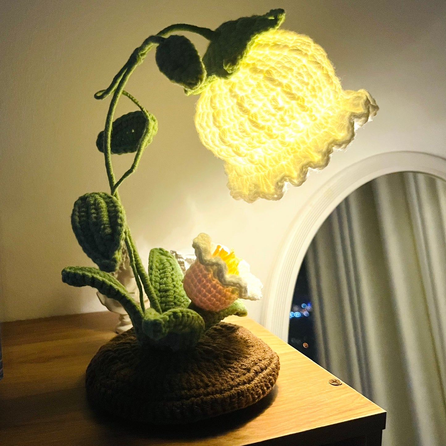 Lily Led Lamp